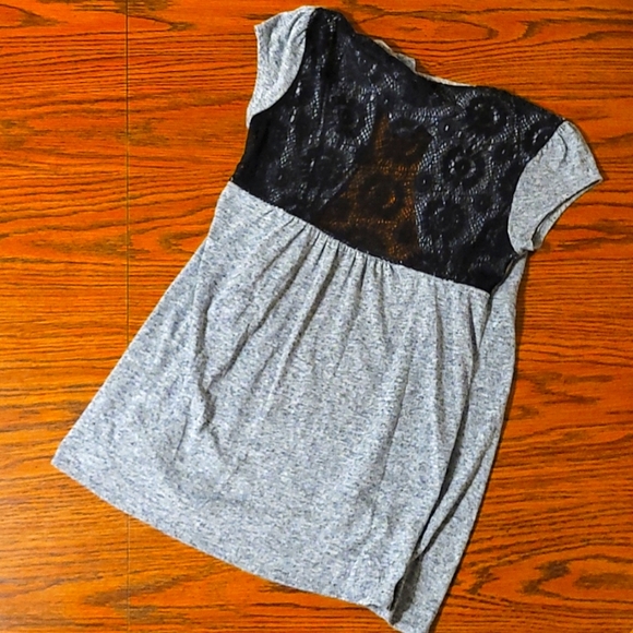 Gray Short Sleeve Caridgan with Black Lace Back Detailing - Button Tabs - Picture 4 of 8